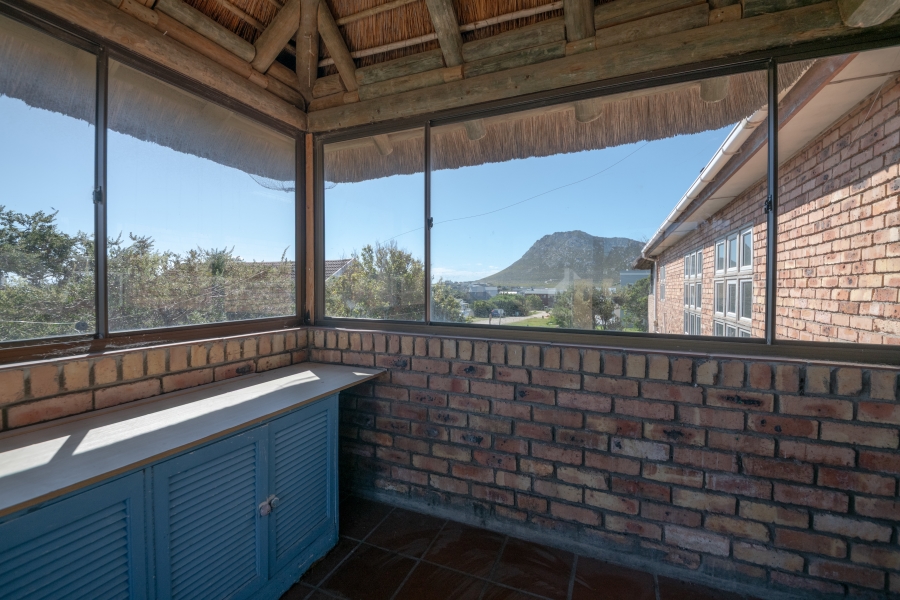 6 Bedroom Property for Sale in Pringle Bay Western Cape